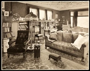 Bibliothèque dans la maison de Thomas Edison, 1907